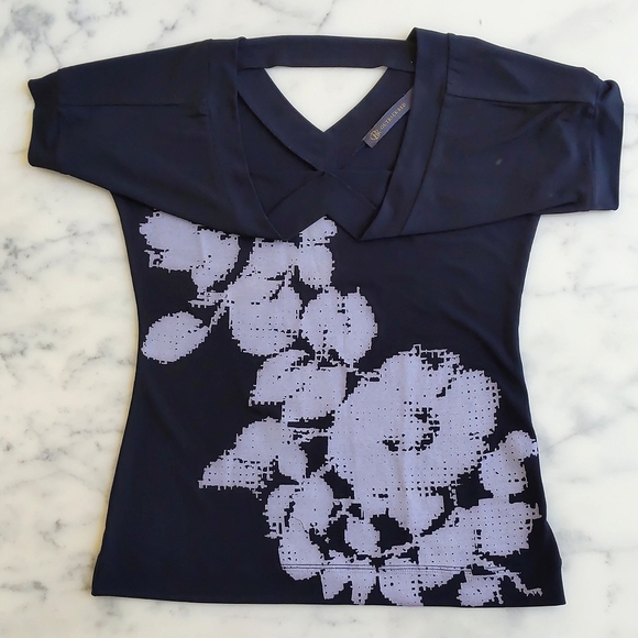 NWT. The Limited Stretch Short Sleeve V-Neck Blouse with Front Painted Flowers. - Picture 2 of 5